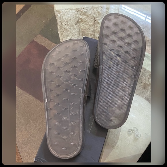 🌟 Rihanna Jelly Slides 🌟 - Picture 6 of 13